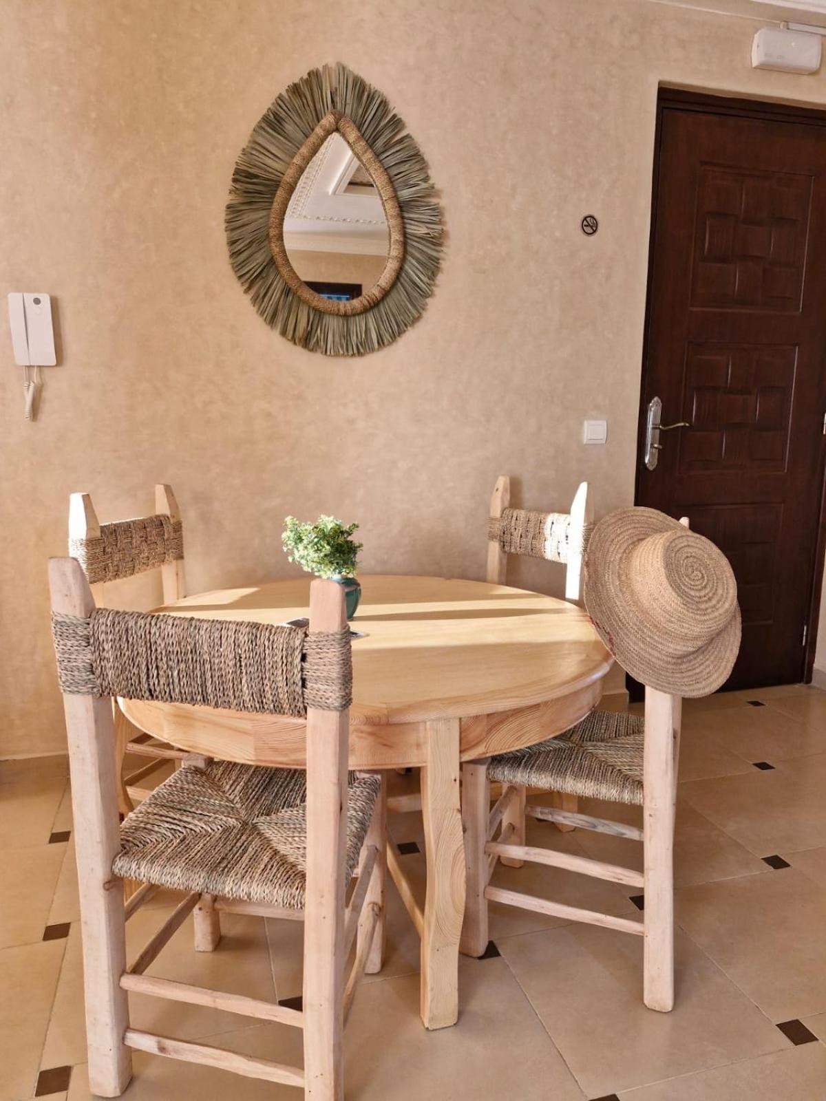 Sinim House Apartment ทากาเซาท์ ภายนอก รูปภาพ